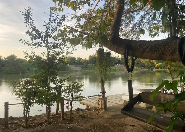 ธนพร โพธาราม โรงแรม Ban Bang Khayaeng